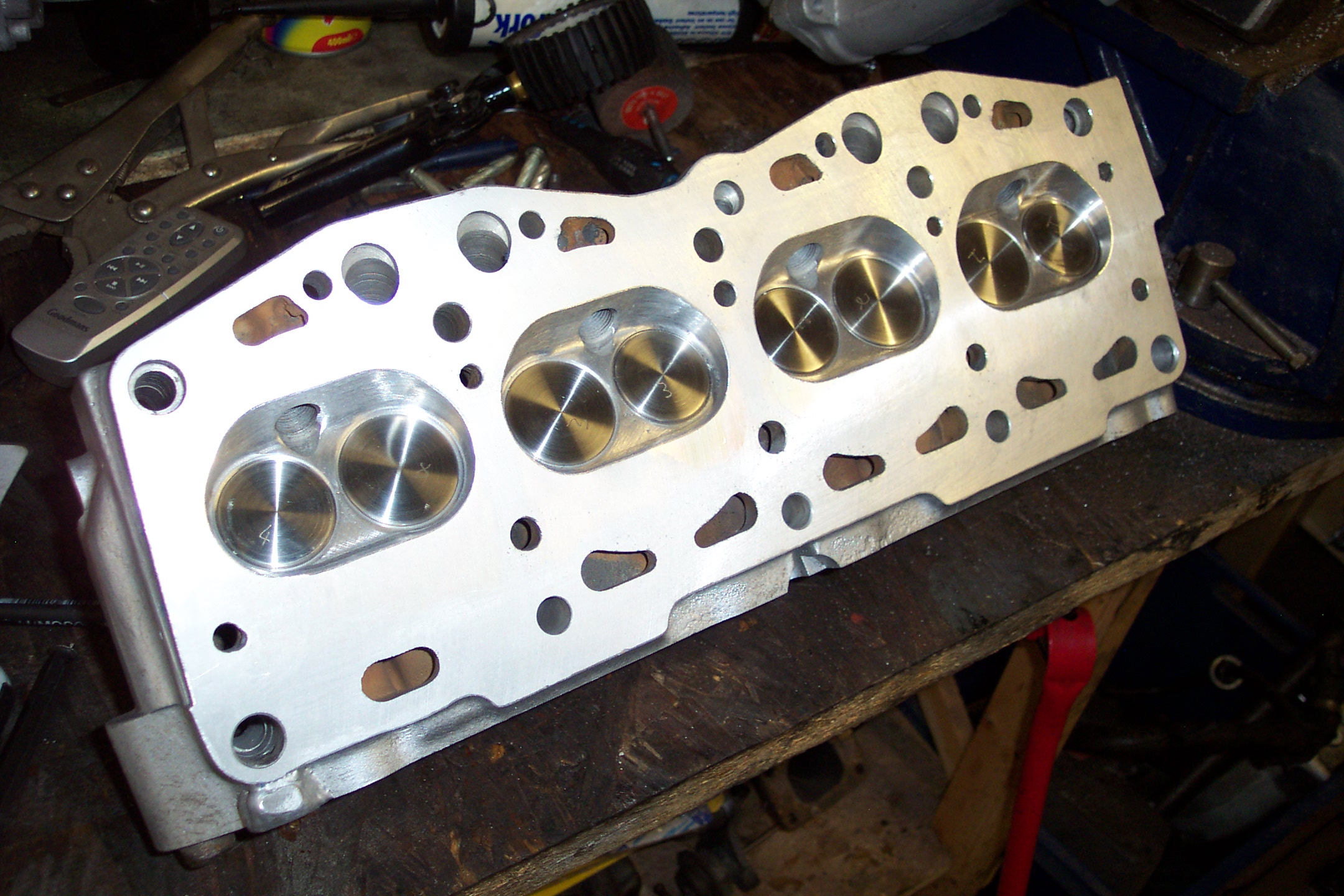 The enlarged throttle plate on a MkI Uno Turbo manifold