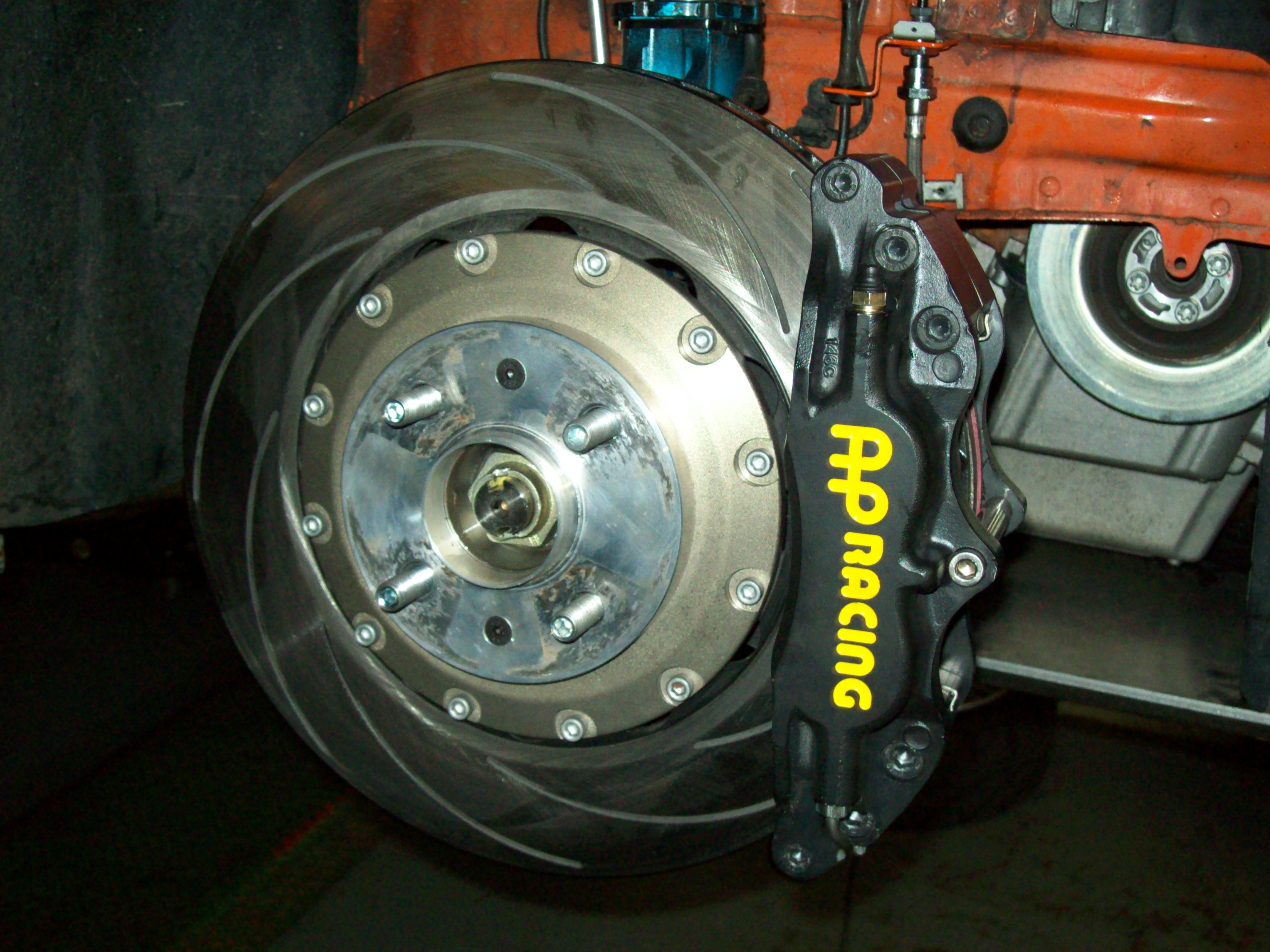 Grande Punto Race brake set up 330mm disc &amp; 4 spot AP caliper