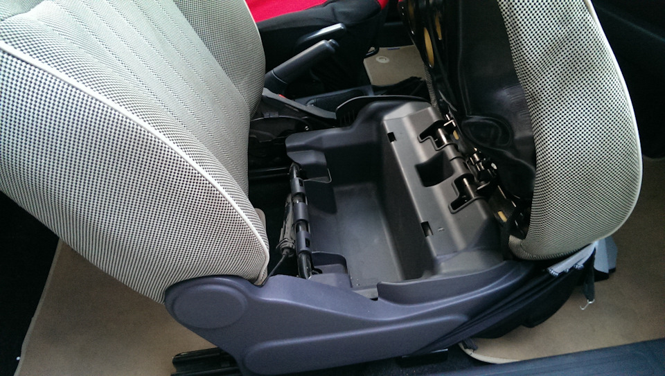 Did you know about that hidden storage places in your fiat?, FIAT 500  (2007+)