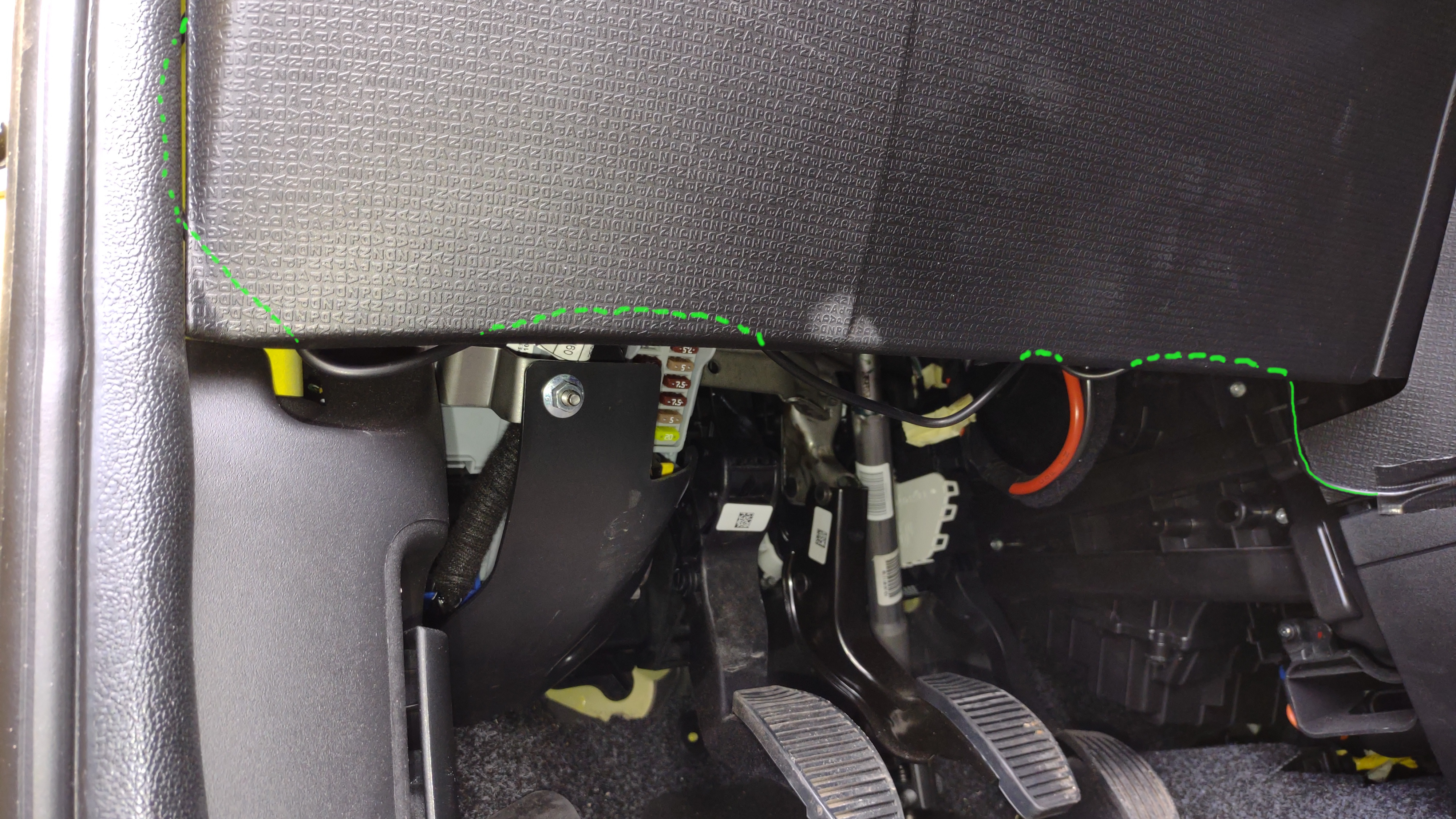 7_pwr supply cable feed 2.jpg