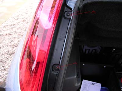 brud Normalt vurdere Grande Punto - How to replace a tail light bulb | The FIAT Forum