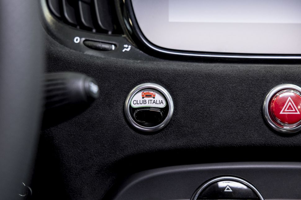 abarth-695-club-italia-002.jpg