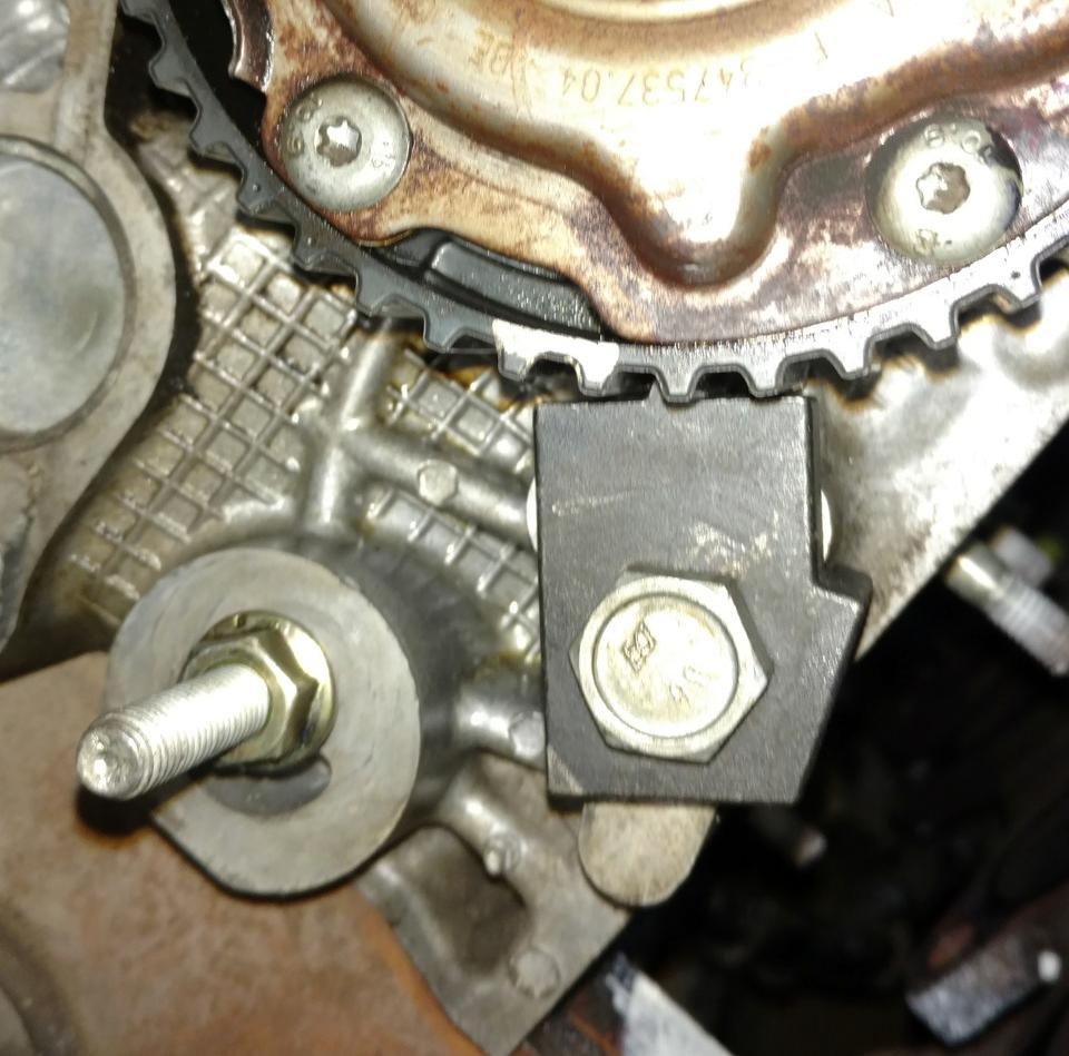 Correct_VVT_lock_orientation.jpg