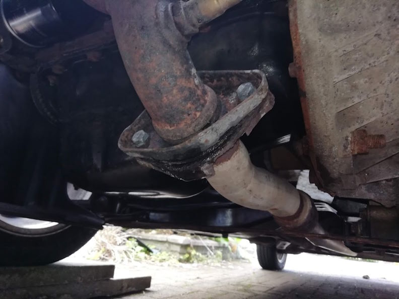 exhaust join leak68.jpg