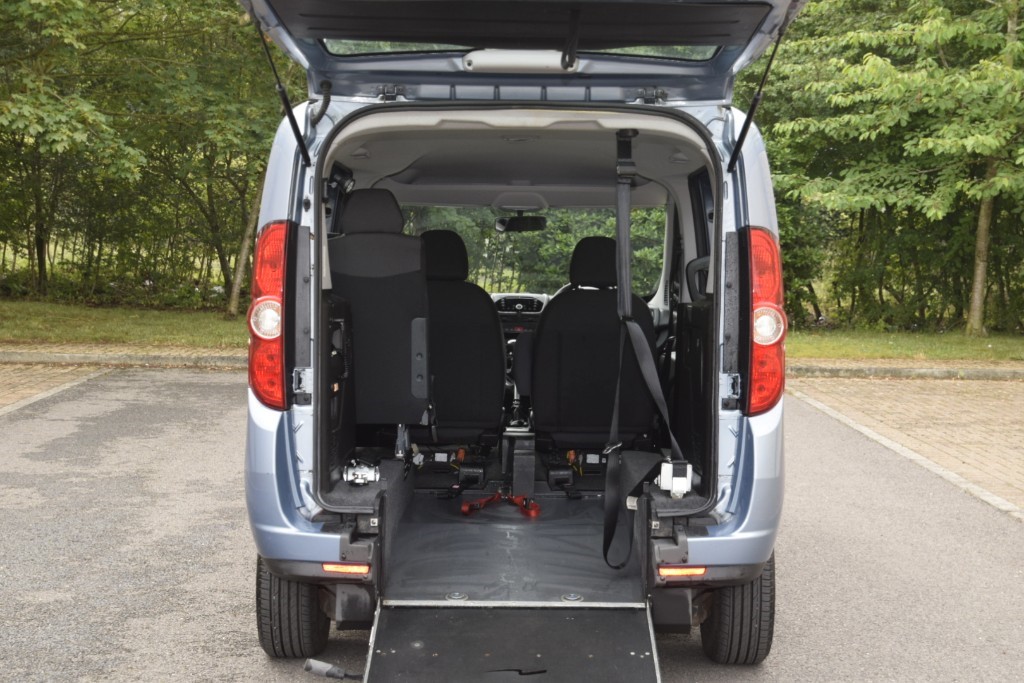 fiat-doblo-mpv-0271d8e45b61.jpg