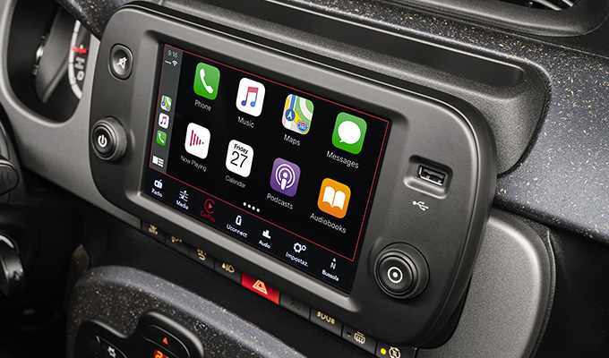 Fiat_Panda-Cross-Trims-radio-touch-screen-Desktop-big_680x400.jpg