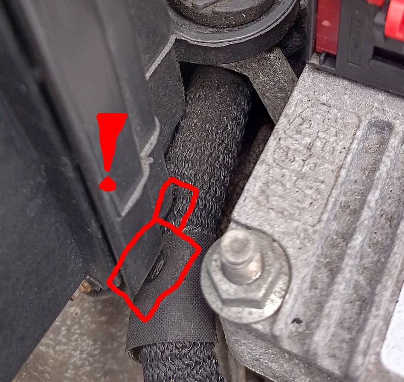 YouRe_Damaging_the_wiring.jpg