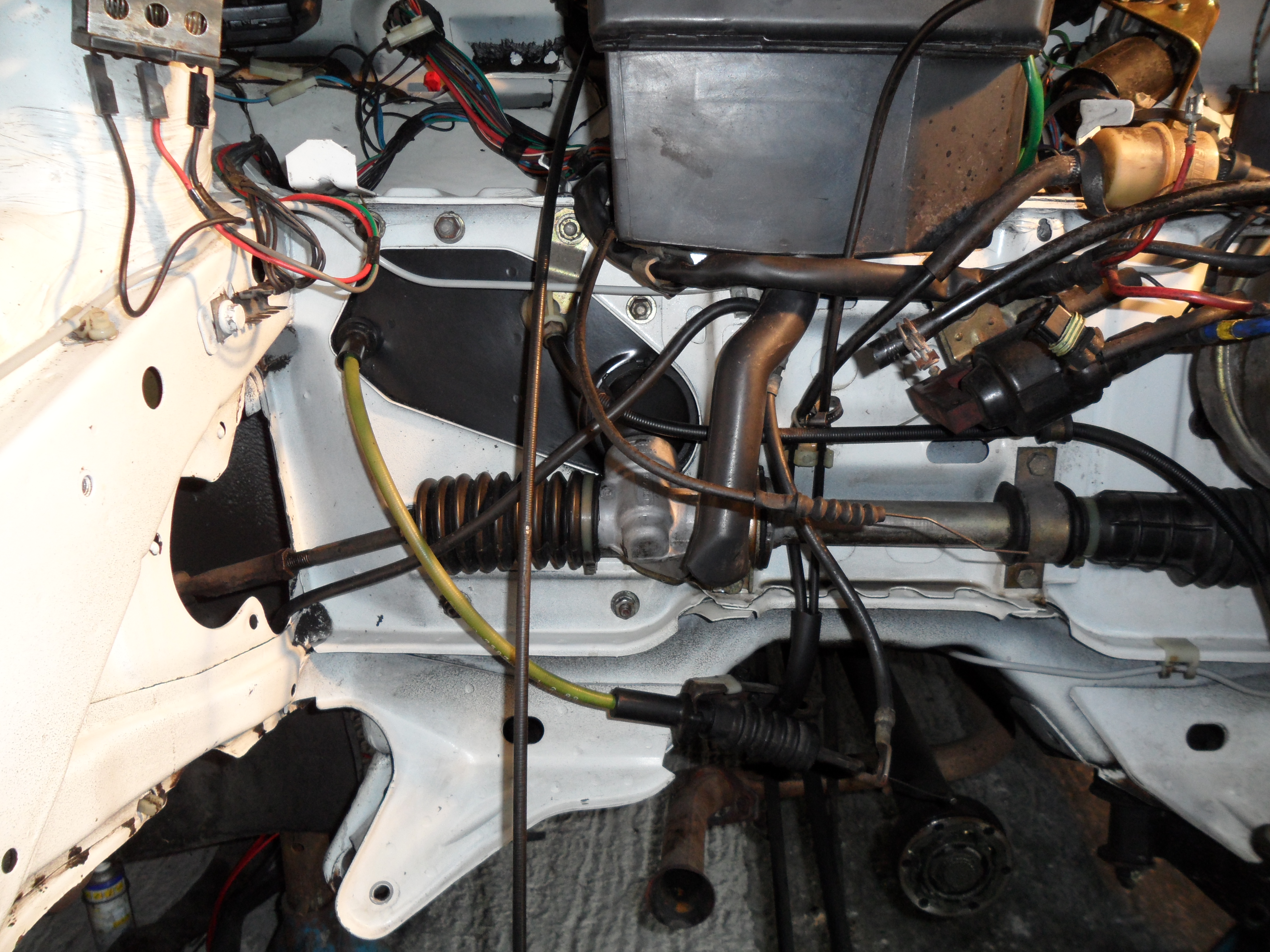 4x4 engine bay
