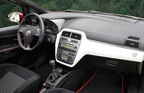 abarth-grande-punto-int-1.jpg