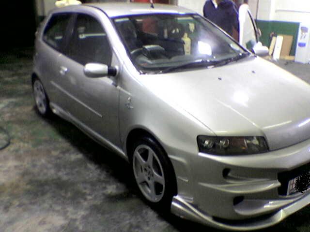 6809Side_of_car_showing_new_moulding.jpg