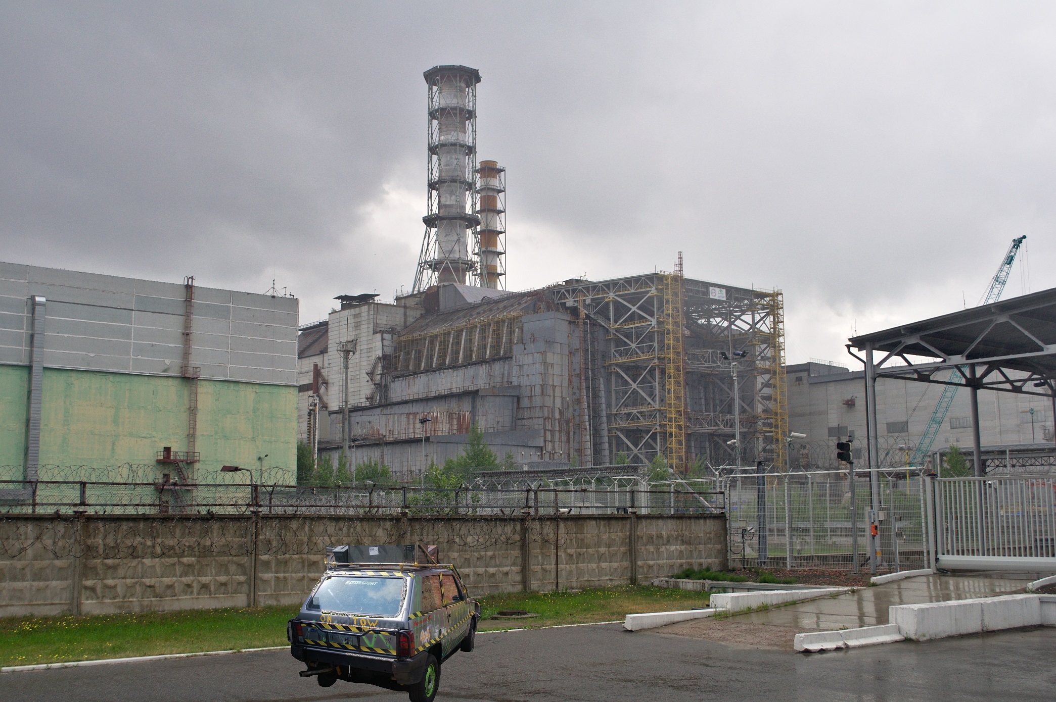 Chernobyl_-_power_plant_-_reactor_4_02.jpg