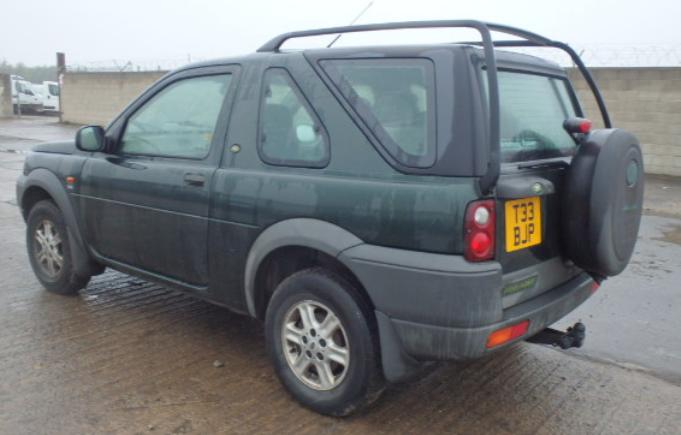 panda_freelander_cage.JPG