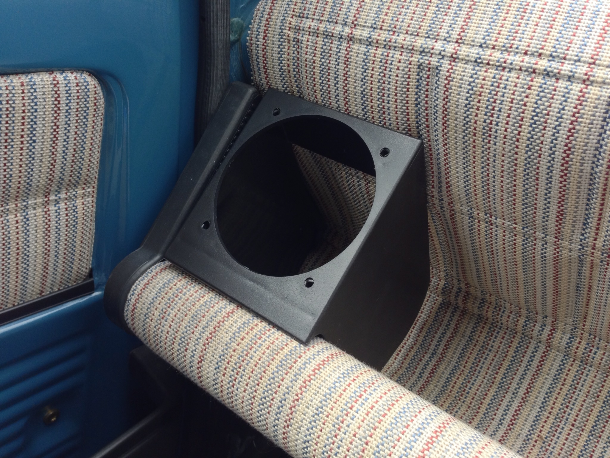 Empty speaker pod