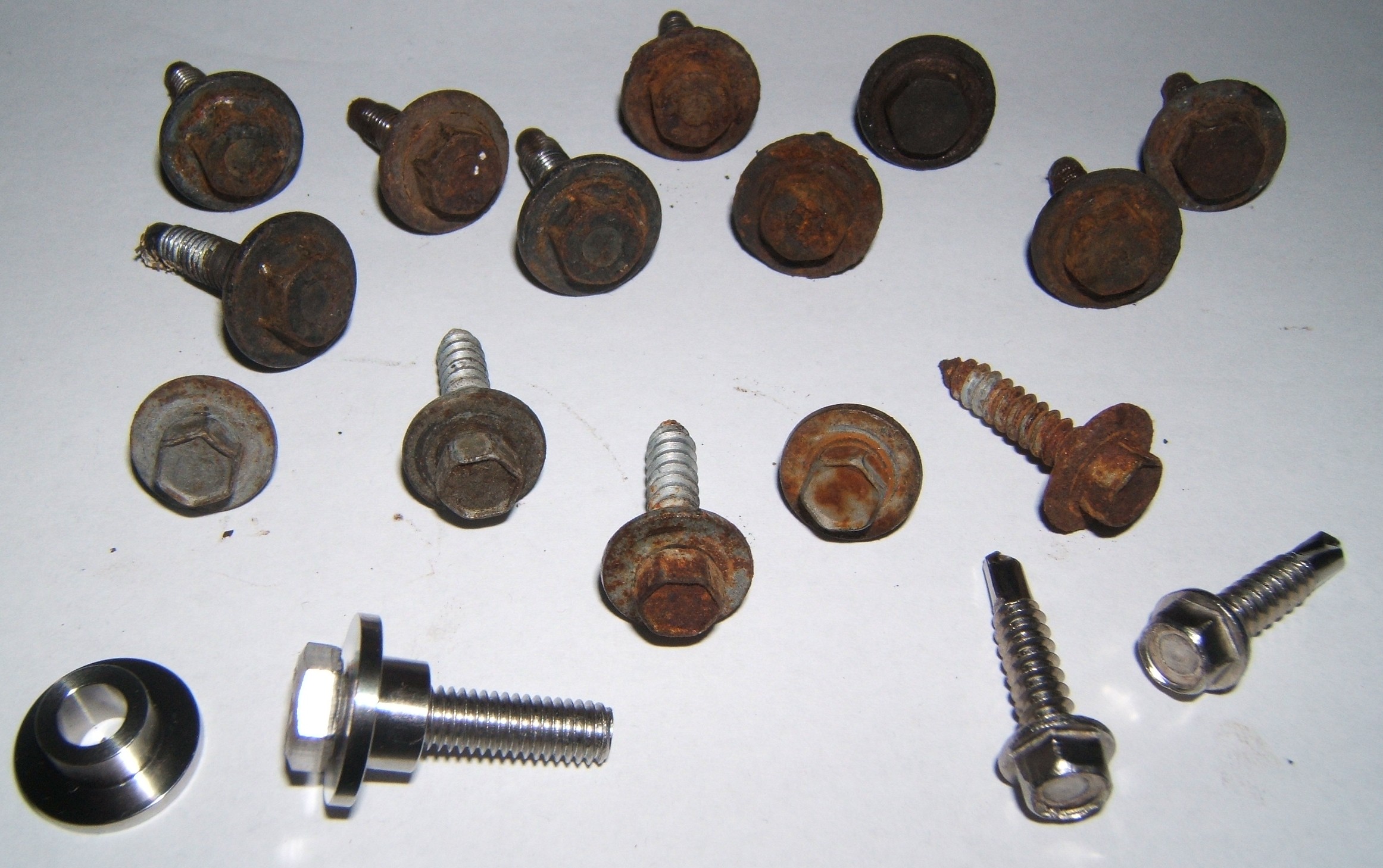 Fiat Bravo, stainless steel bolts