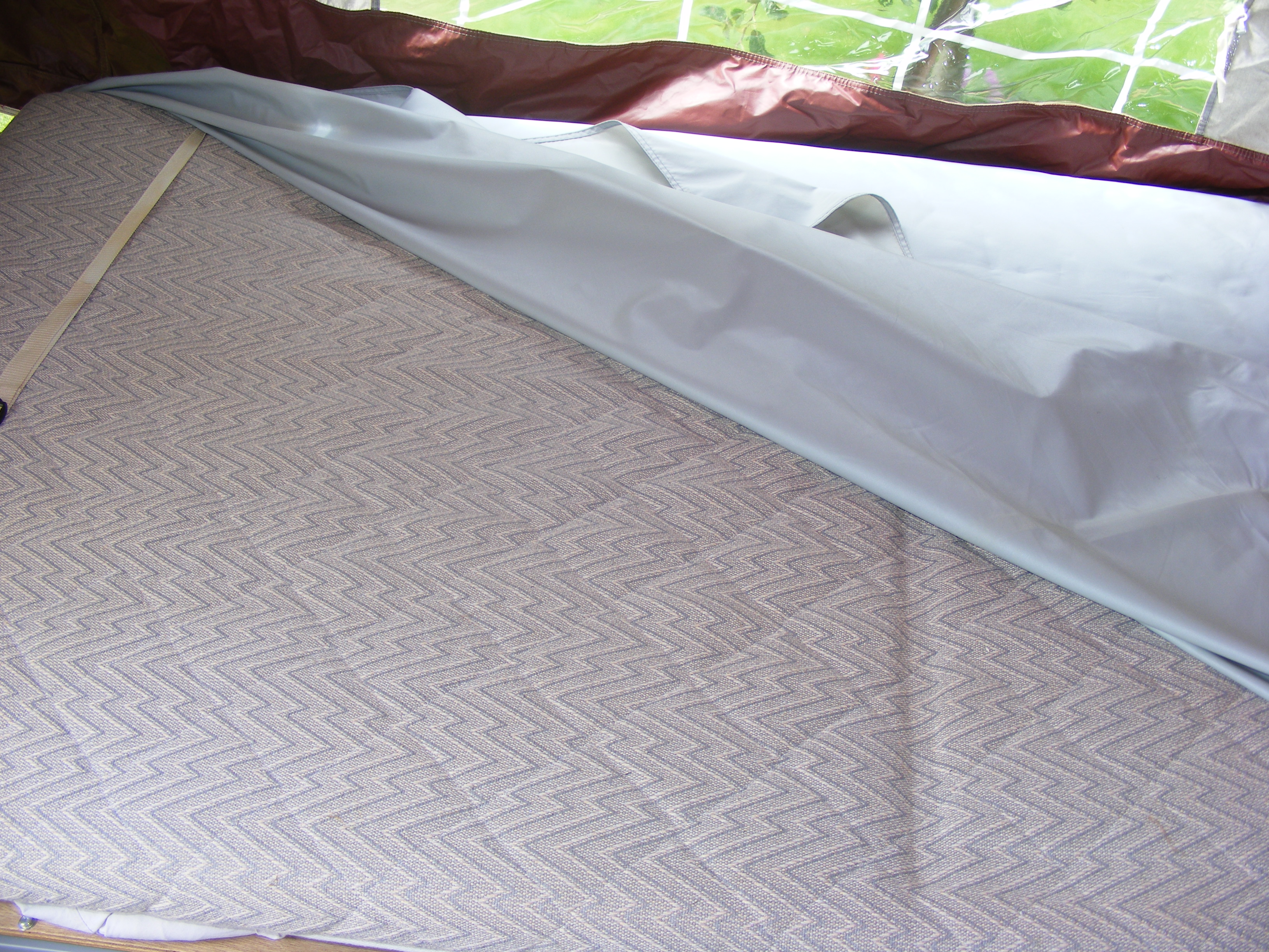 Folding camper
