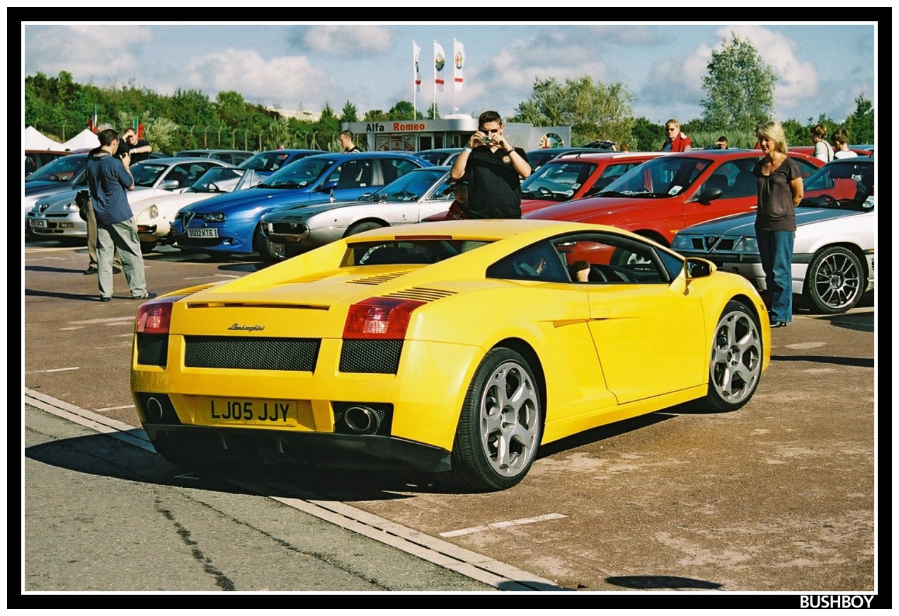 Gaydon 2006 -  Another lambo beauty parking up