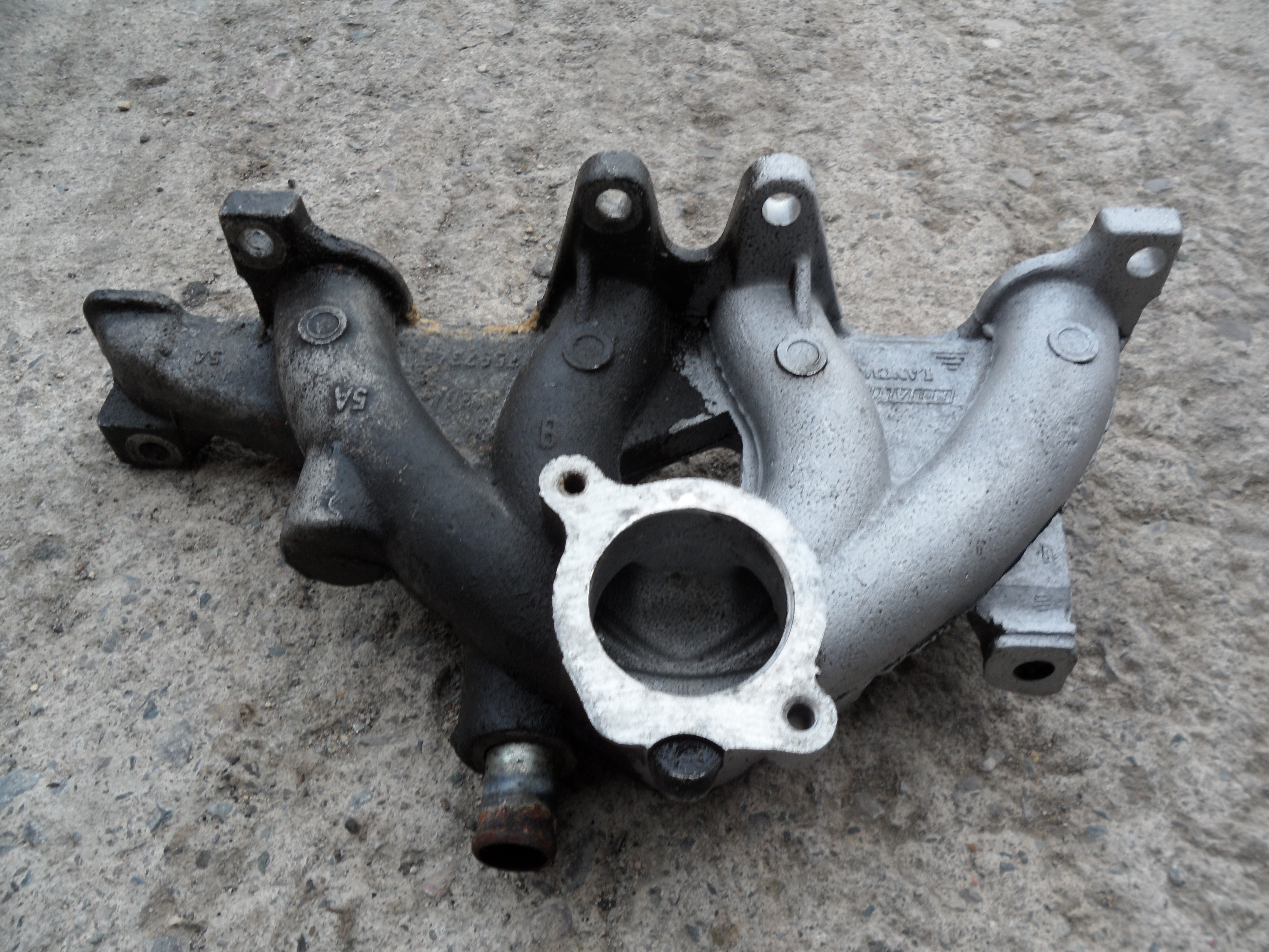 Inlet manifold.