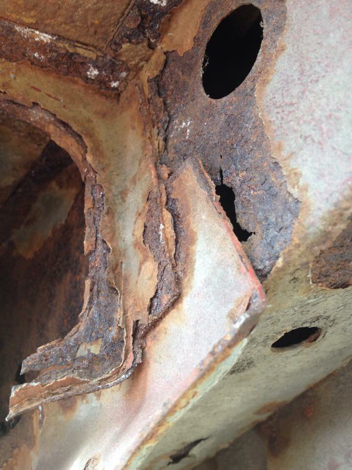 Leaf spring hangar side view