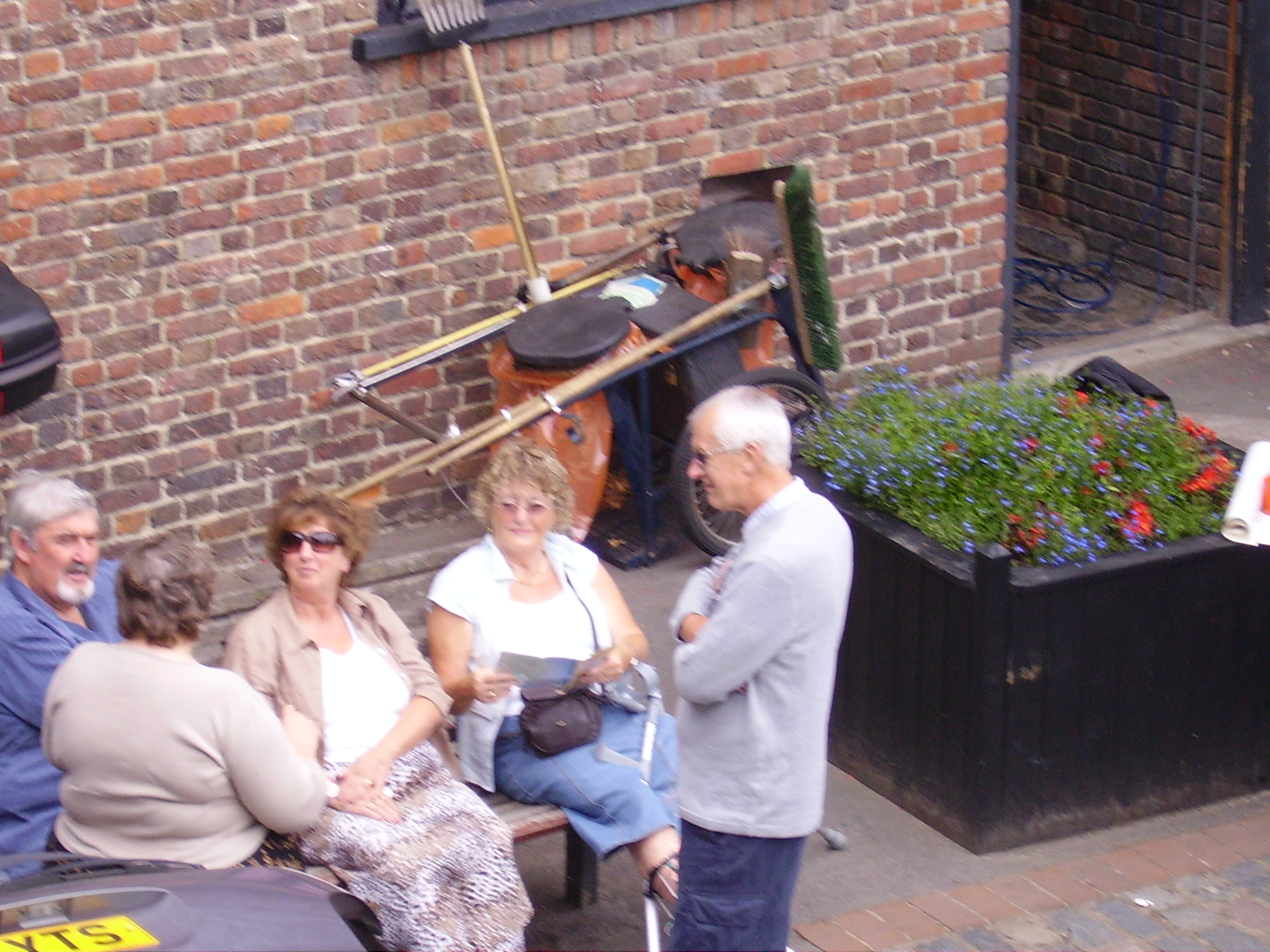 Mon_and_her_posse_at_Sandwich_Guildhall