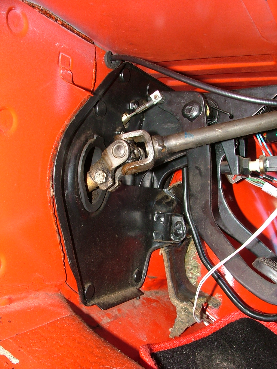 Old_pedal_mount_plate