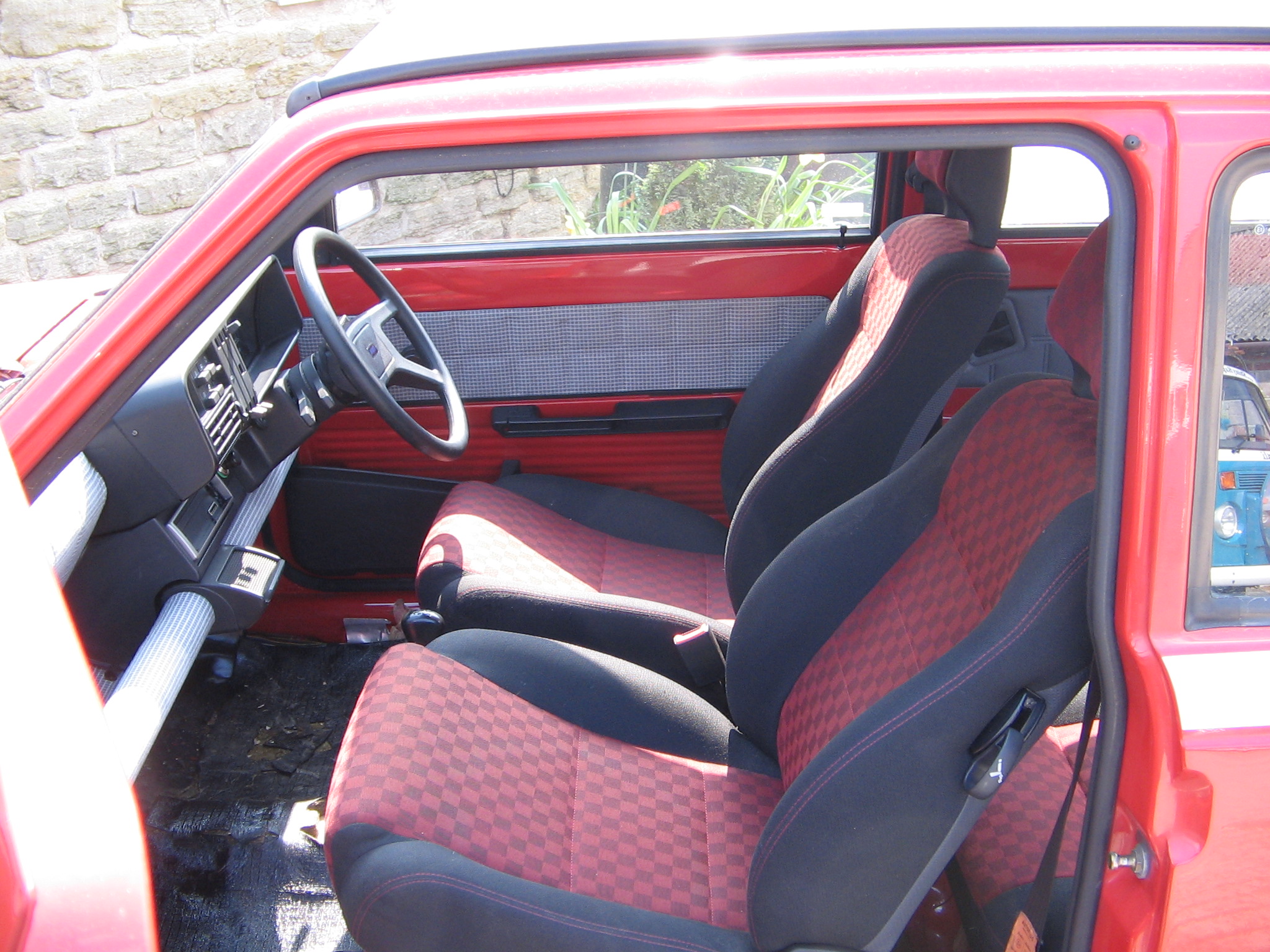 Seicento sporting seats in Panda.