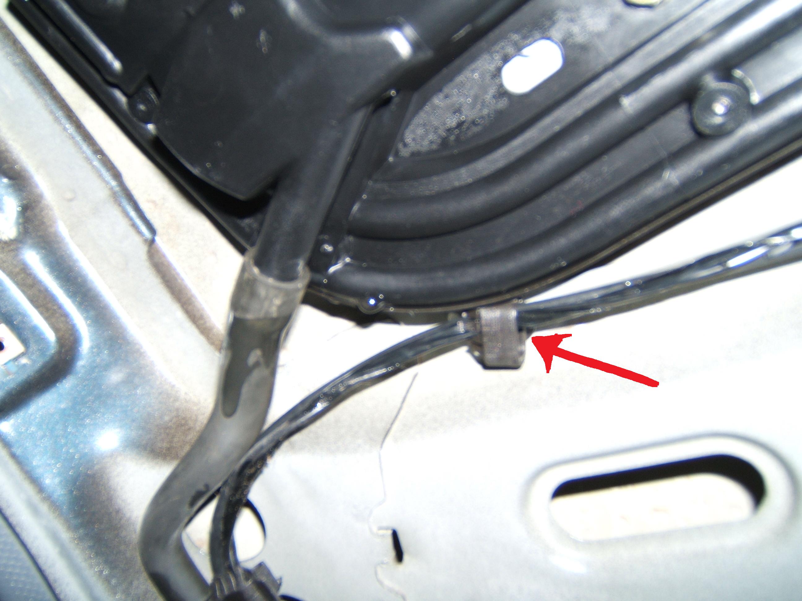 Sunroof passenger side leak