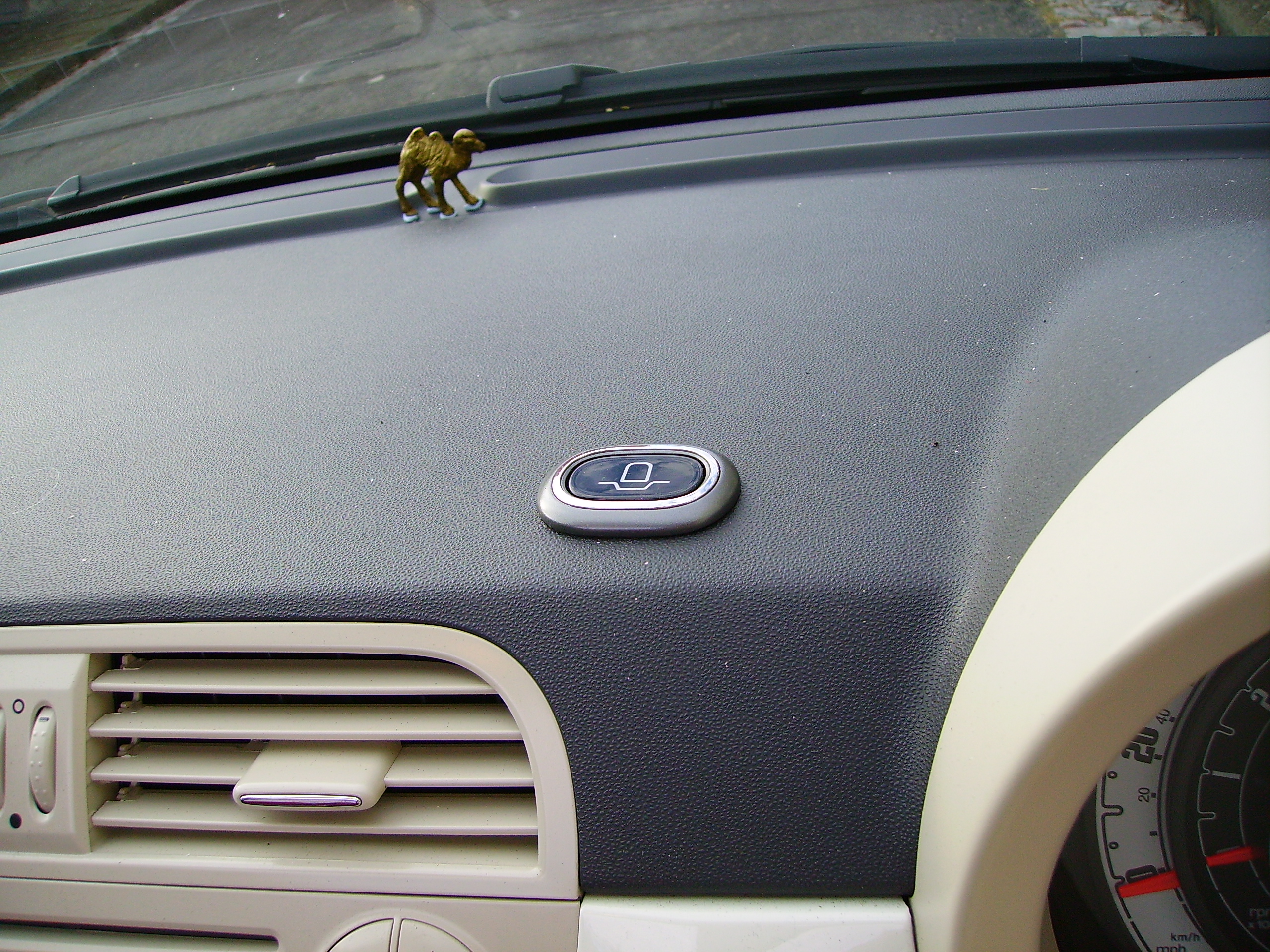 TomTom dock