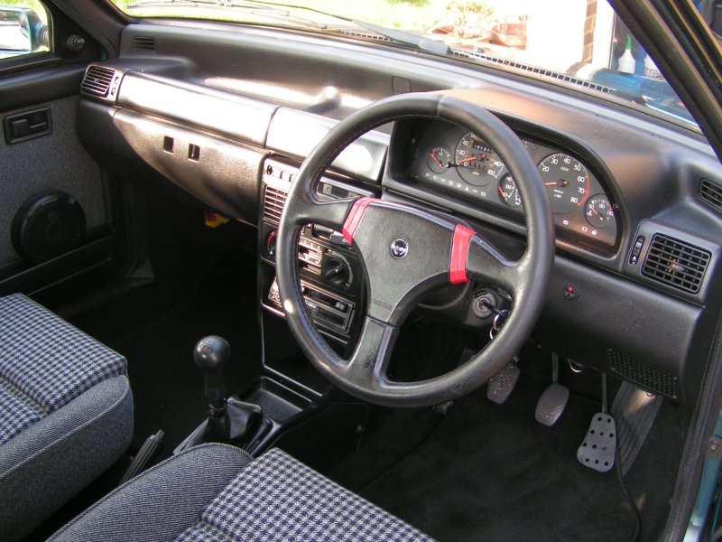 Uno Turbo Mk2 Interior