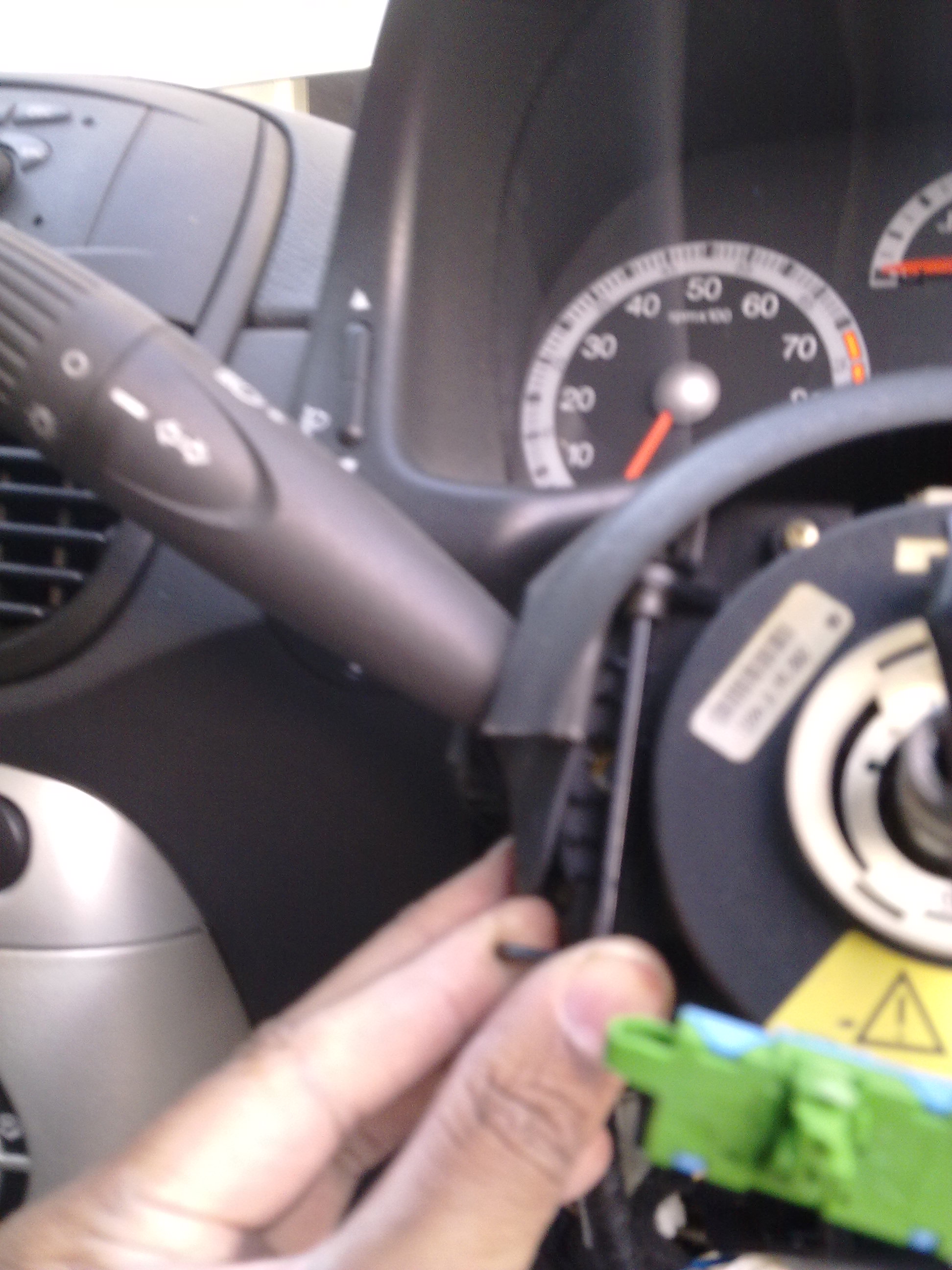 CLIO 3 How to Remove Airbag and steering wheels. 